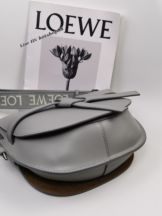 Loewe羅意威小號珍珠灰色升級版字母寛肩帶馬鞍包MiniGateDual手袋 lyw1555